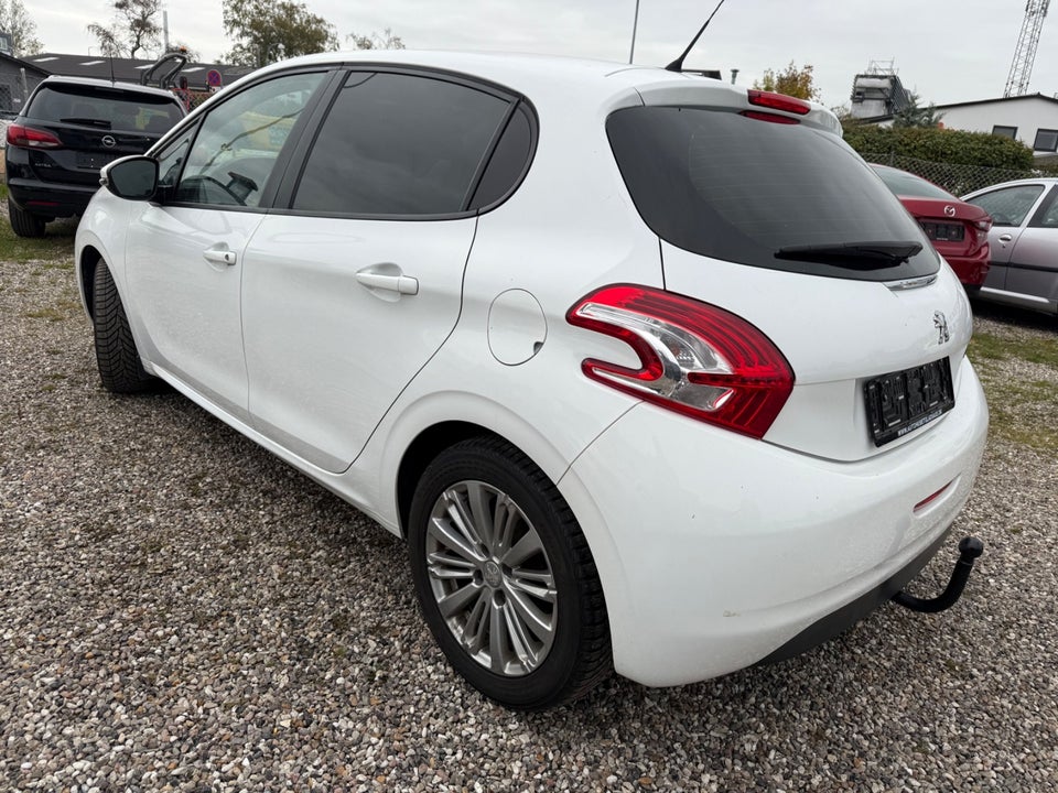 Peugeot 208 1,2 VTi Active 5d