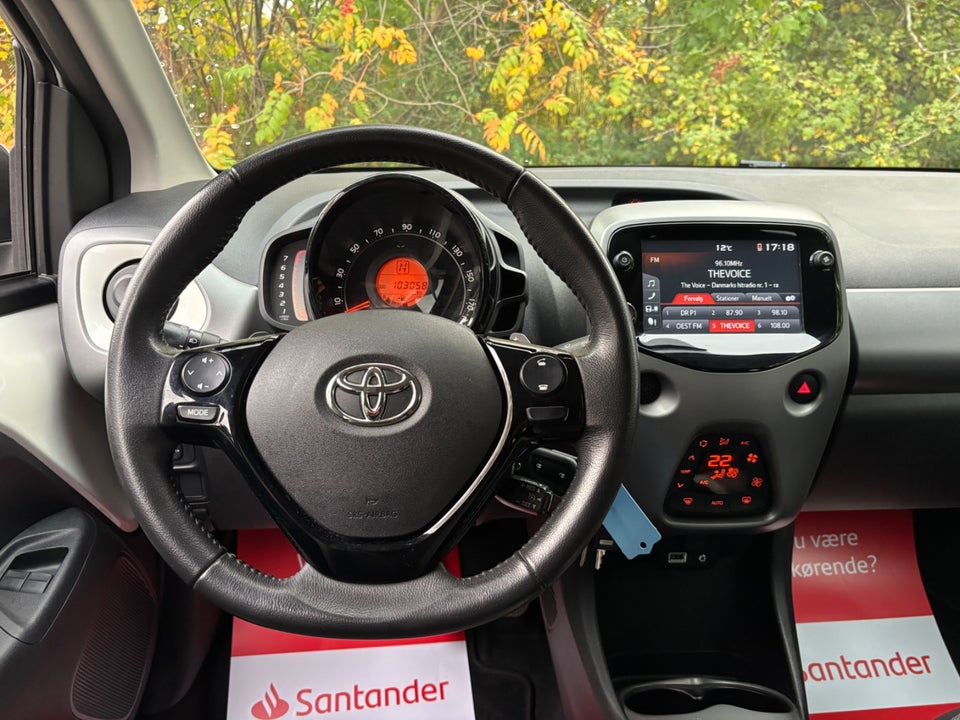 Toyota Aygo 1,0 VVT-i x-sky x-shift 5d
