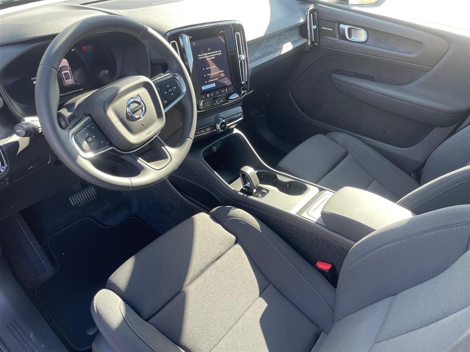 Volvo EX40 Extended Range Black Edition 5d