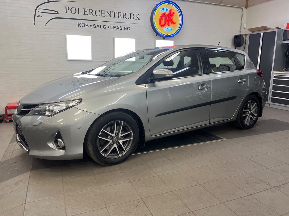 Toyota Auris 2,0 D-4D T2+ 5d