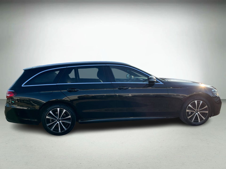 Mercedes E300 e 2,0 AMG Line stc. aut. 5d