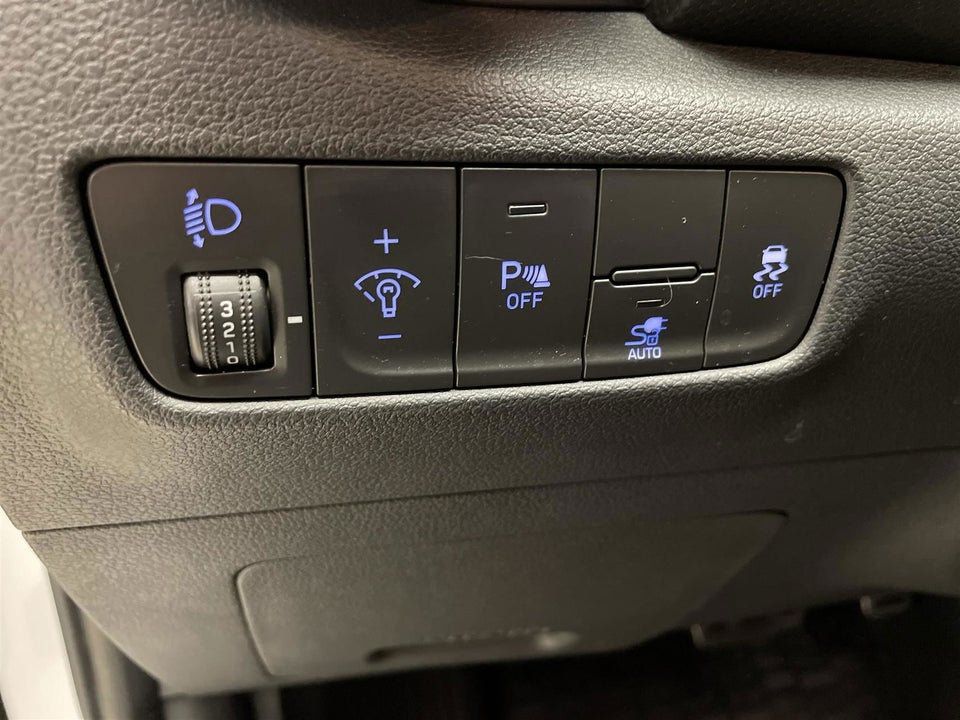 Hyundai Kona 64 EV Essential 5d