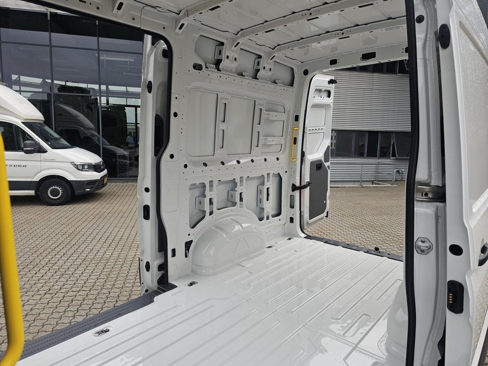 MAN TGE 2,0 3.180 Kassevogn L3H3 aut. FWD