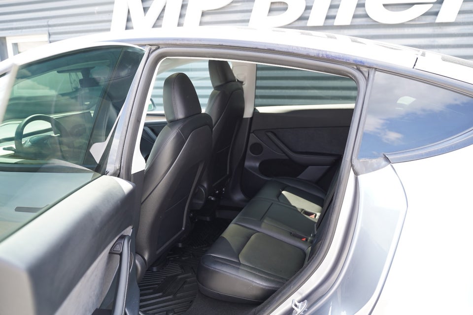 Tesla Model Y Long Range AWD 5d