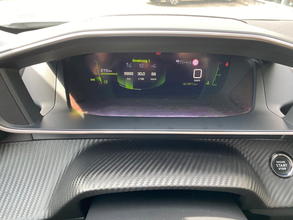 Peugeot 2008 1,5 BlueHDi 110 Allure Pack Van 5d