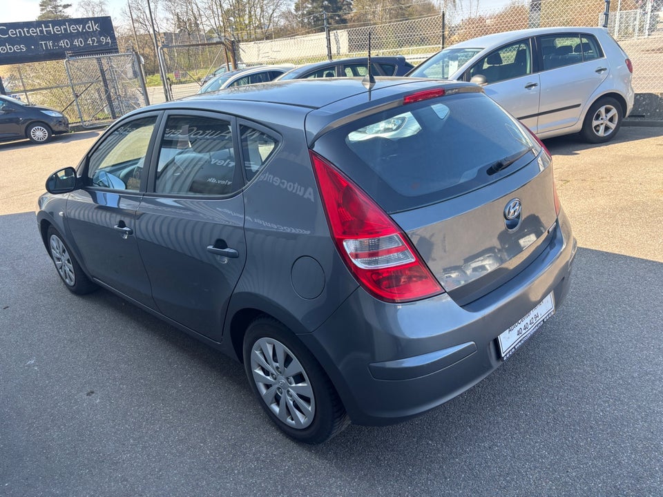 Hyundai i30 1,6 CRDi 90 Comfort 5d