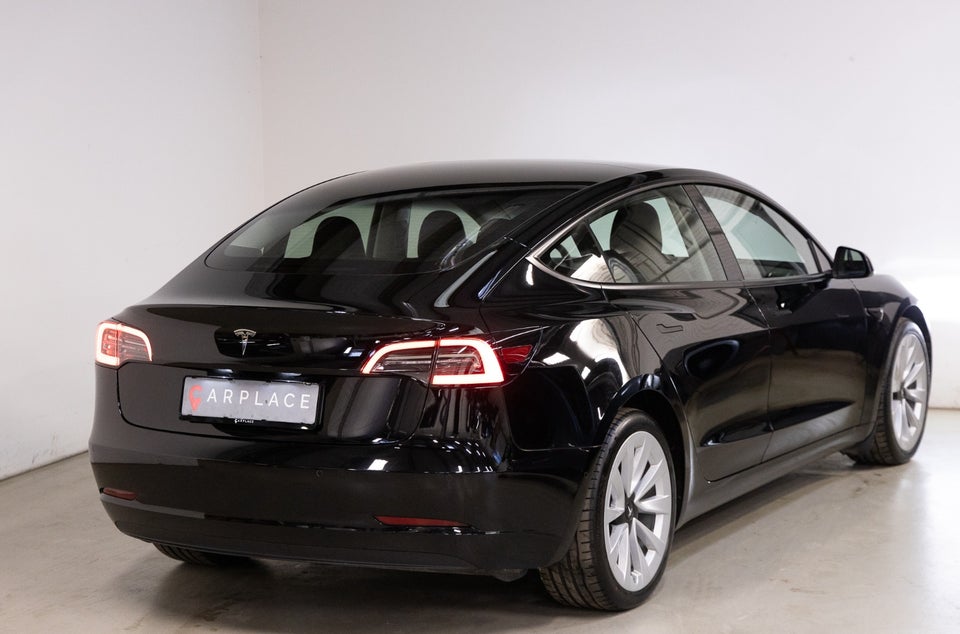 Tesla Model 3 Standard Range+ RWD 4d