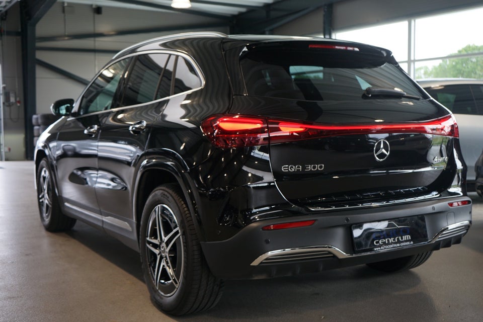 Mercedes EQA300 AMG Line 4Matic 5d