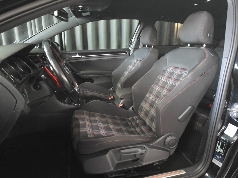 VW Golf VII 2,0 GTi Performance DSG BMT 3d