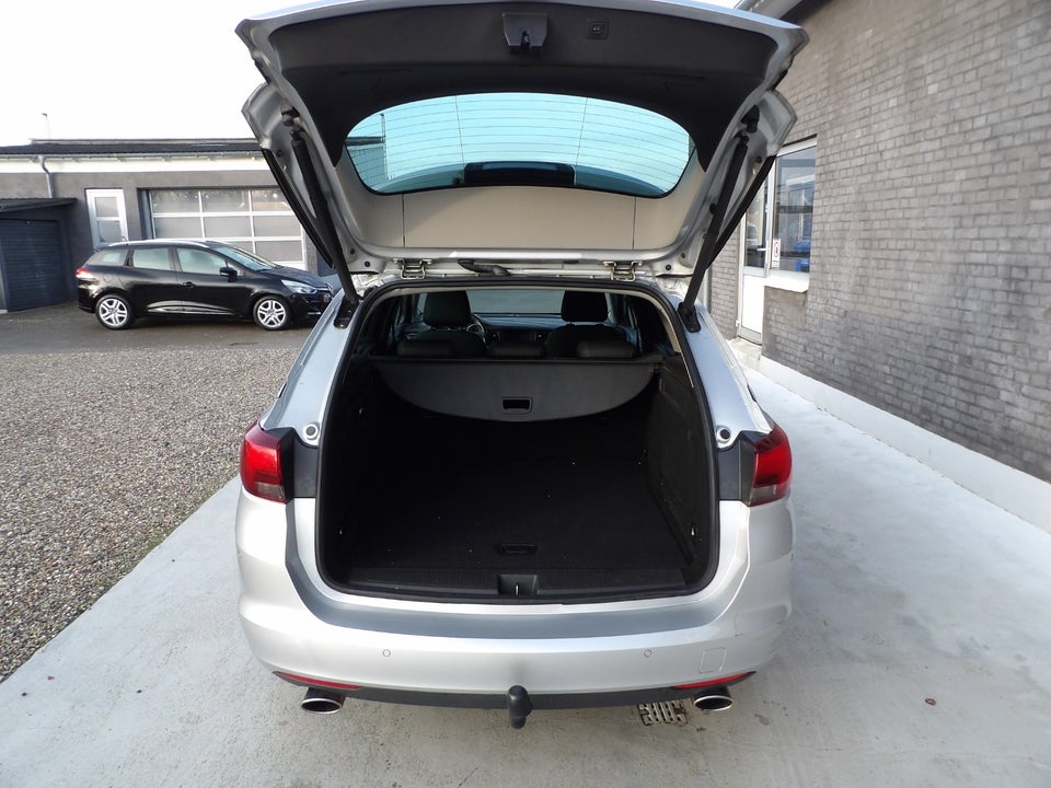 Opel Astra 1,6 T 200 Innovation Sports Tourer 5d