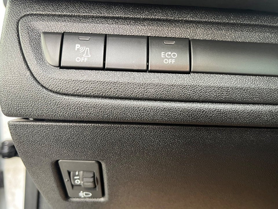 Peugeot 2008 1,2 e-THP 110 Edition+ 5d