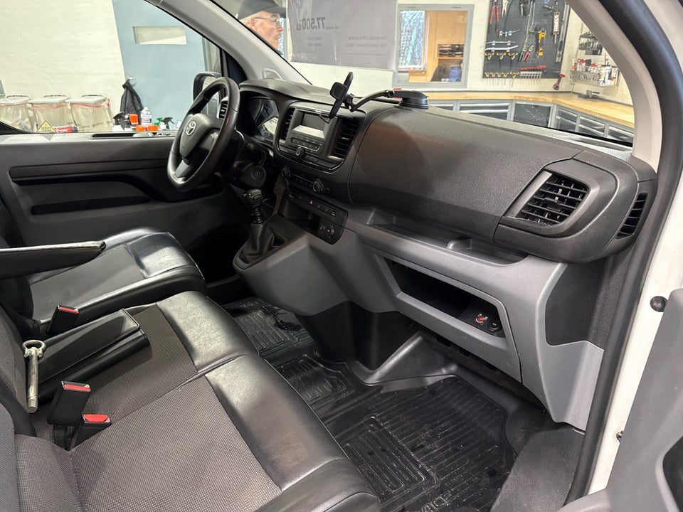 Toyota ProAce 2,0 D 120 Long Comfort 5d