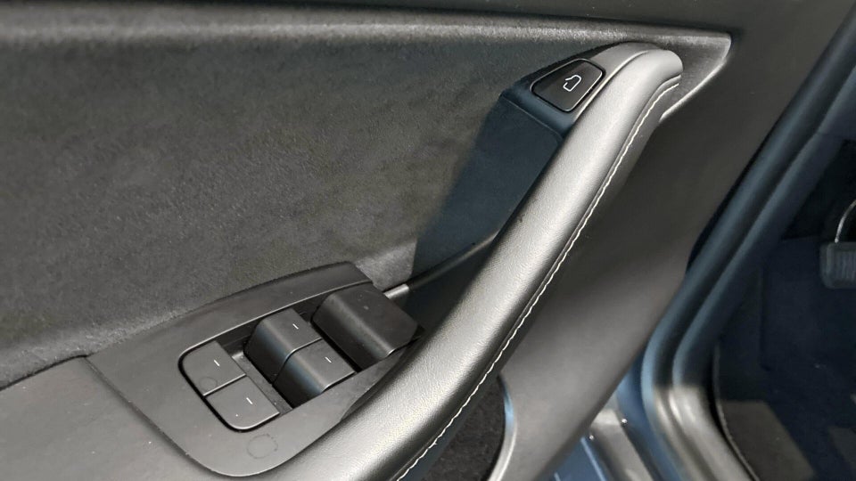 Tesla Model Y Long Range AWD 5d