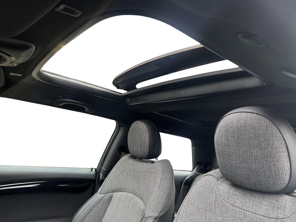 MINI Cooper SE Essential 3d