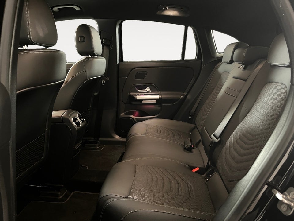 Mercedes EQA300 Progressive 4Matic 5d