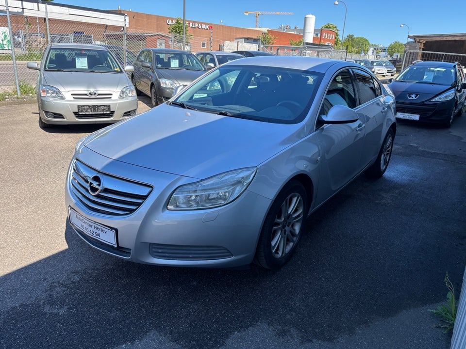 Opel Insignia 1,8 Edition 5d
