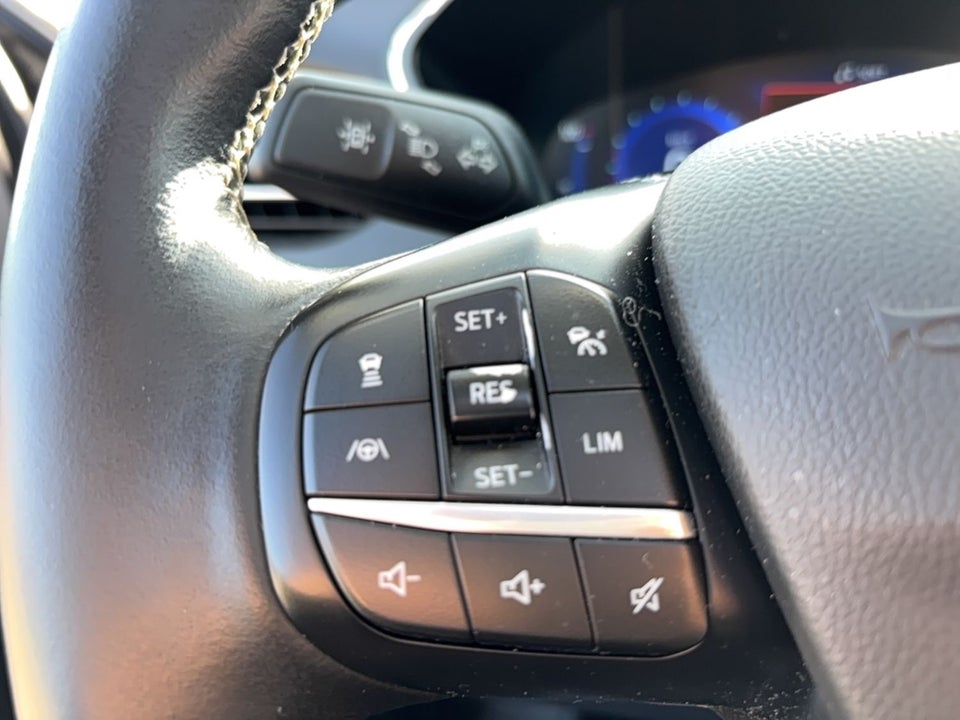 Ford Kuga 2,5 PHEV Vignale CVT 5d