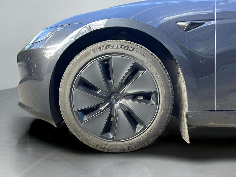 Tesla Model 3 Long Range AWD 4d