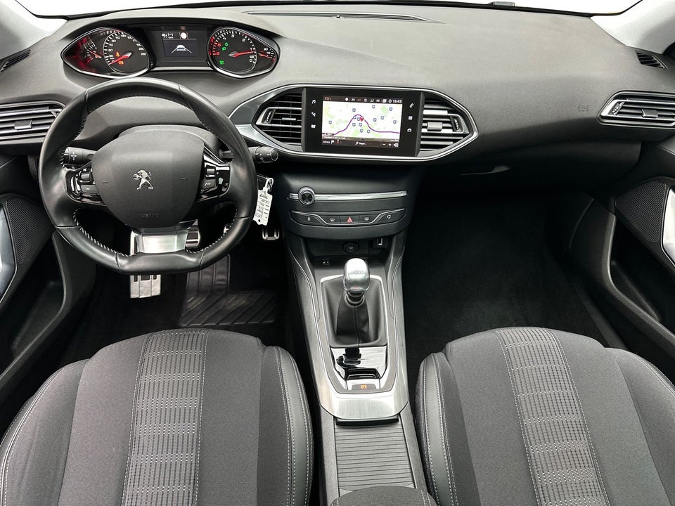 Peugeot 308 1,5 BlueHDi 130 Prestige Sky 5d