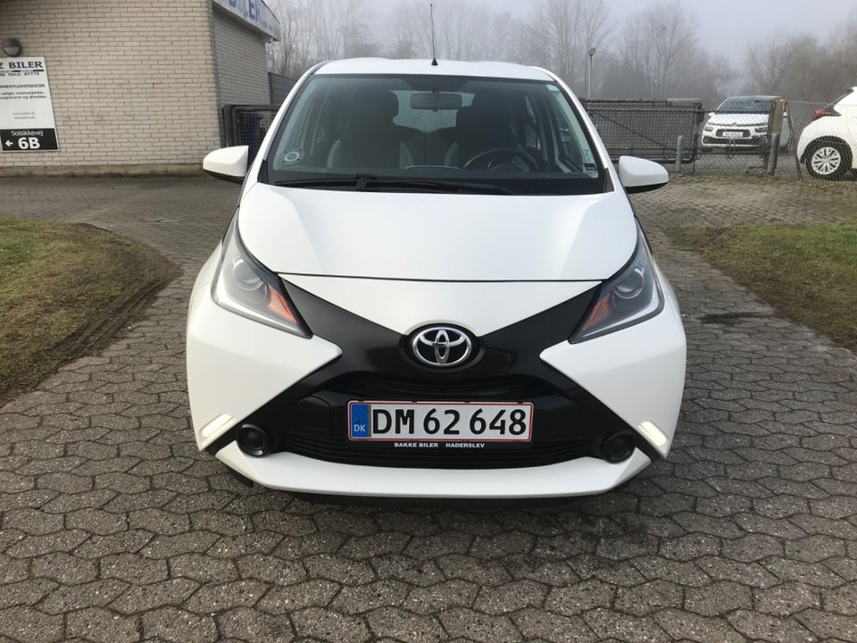 Toyota Aygo 1,0 VVT-i x-play x-touch 5d