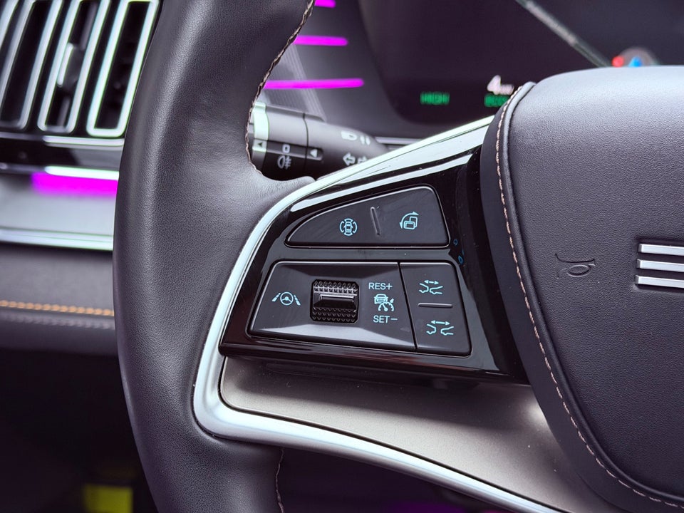 BYD Tang 109 Flagship AWD 7prs 5d