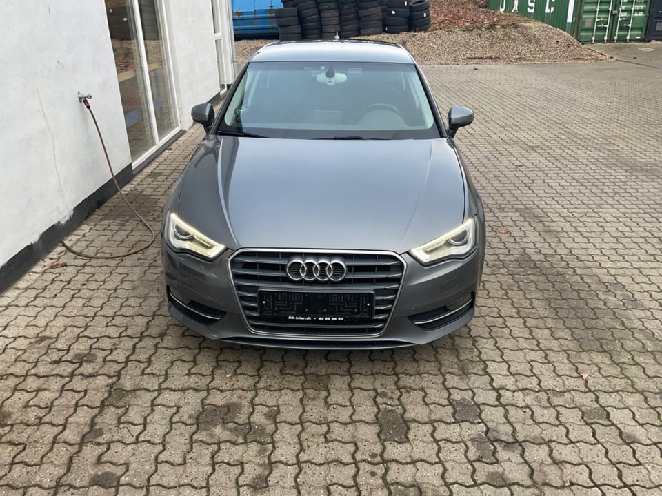 Audi A3 2,0 TDi 150 Ambiente Sportback S-tr. 5d