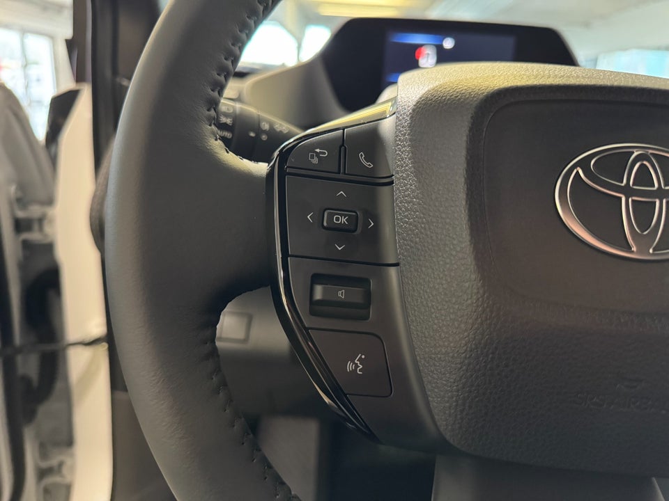 Toyota bZ4X Active 5d