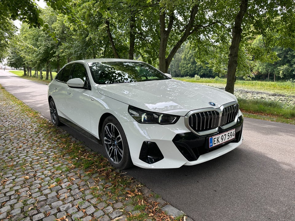 BMW i5 eDrive40 M-Sport 4d