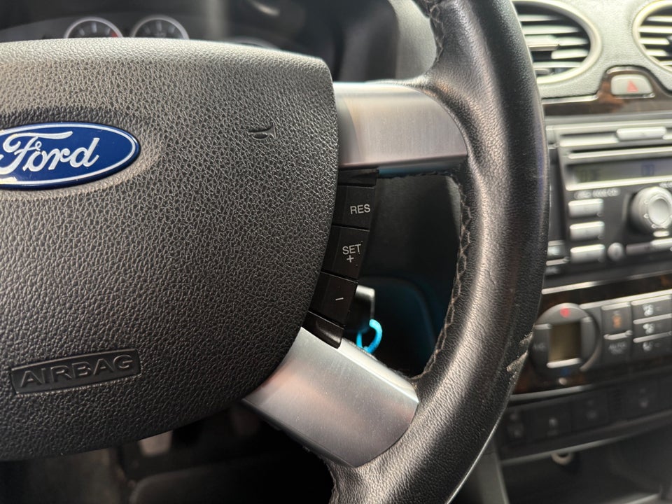 Ford Focus 1,6 Titanium 5d