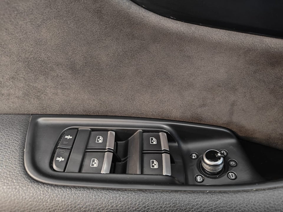 Audi Q7 3,0 TDi 272 S-line quattro Tiptr. 5d