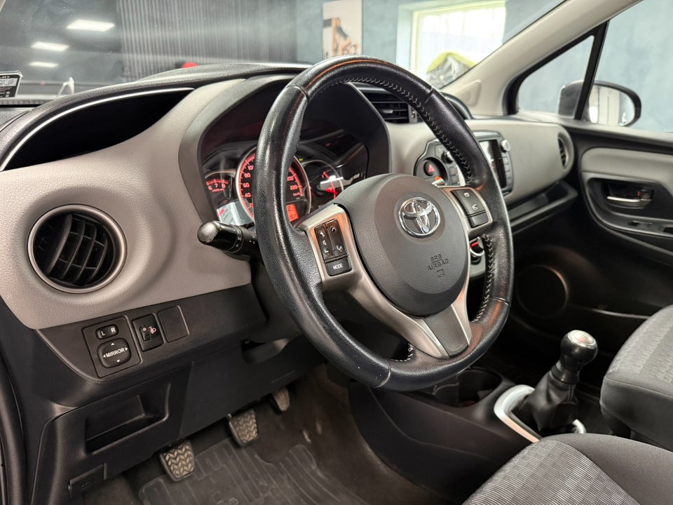 Toyota Yaris 1,0 VVT-i T2 Komfort 5d