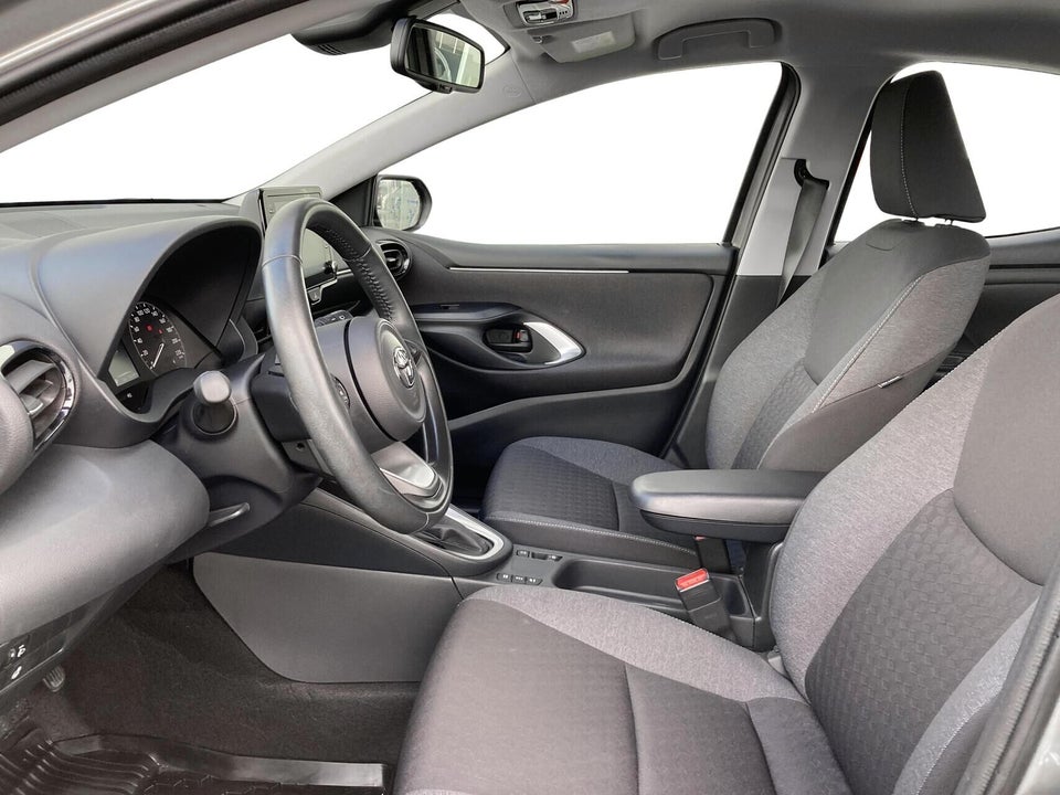 Toyota Yaris 1,5 Hybrid Active Tech e-CVT 5d