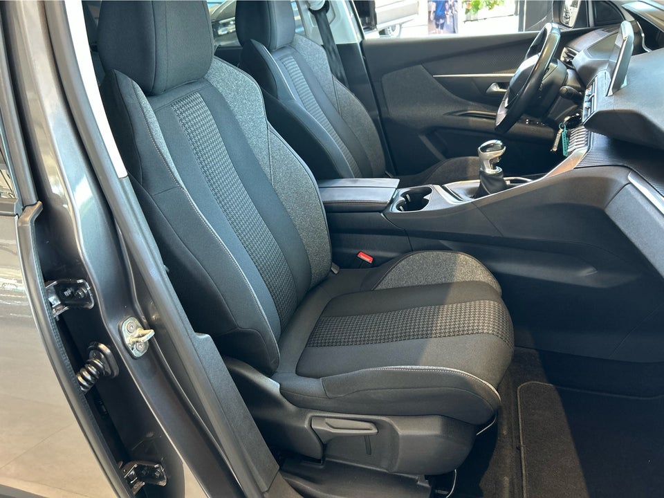 Peugeot 5008 1,2 e-THP 130 Active 7prs 5d