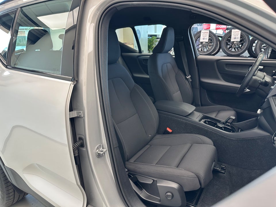 Volvo XC40 ReCharge Extended Range Plus 5d