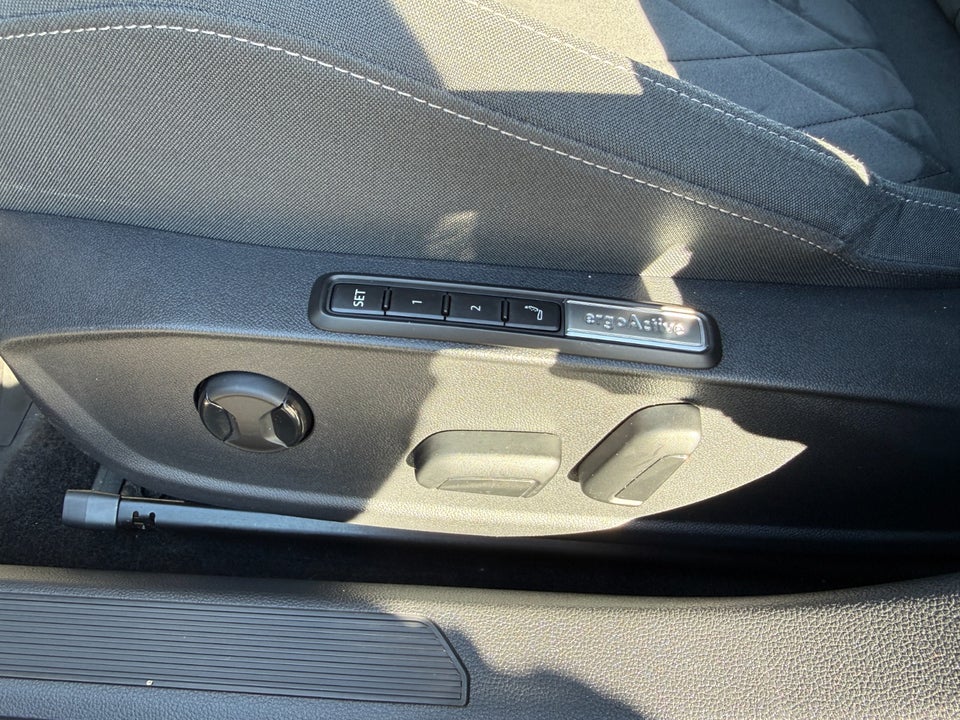 VW Golf VIII 1,4 eHybrid DSG 5d