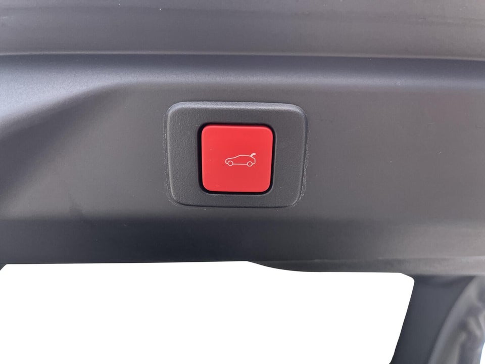 Peugeot e-3008 77 GT Pack 5d