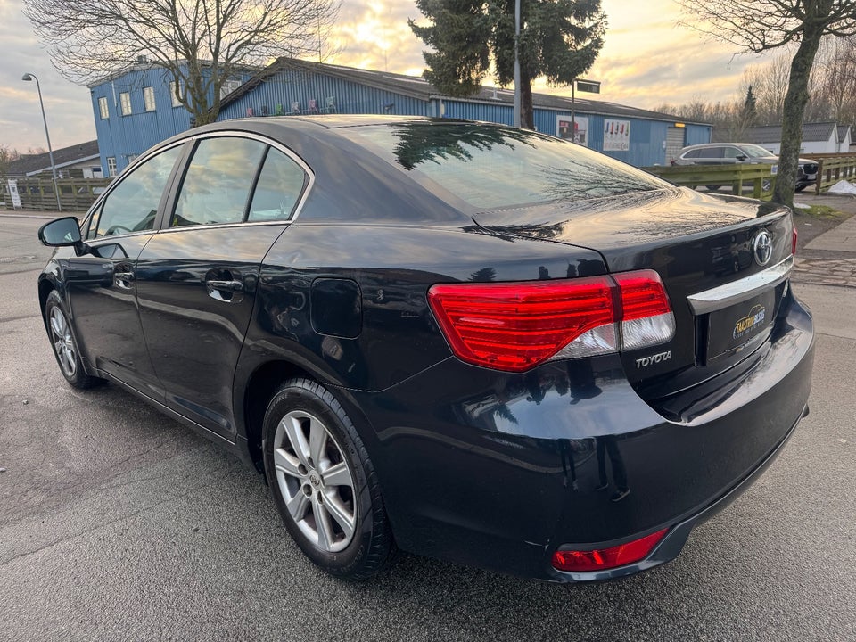 Toyota Avensis 1,6 VVT-i Limited 4d