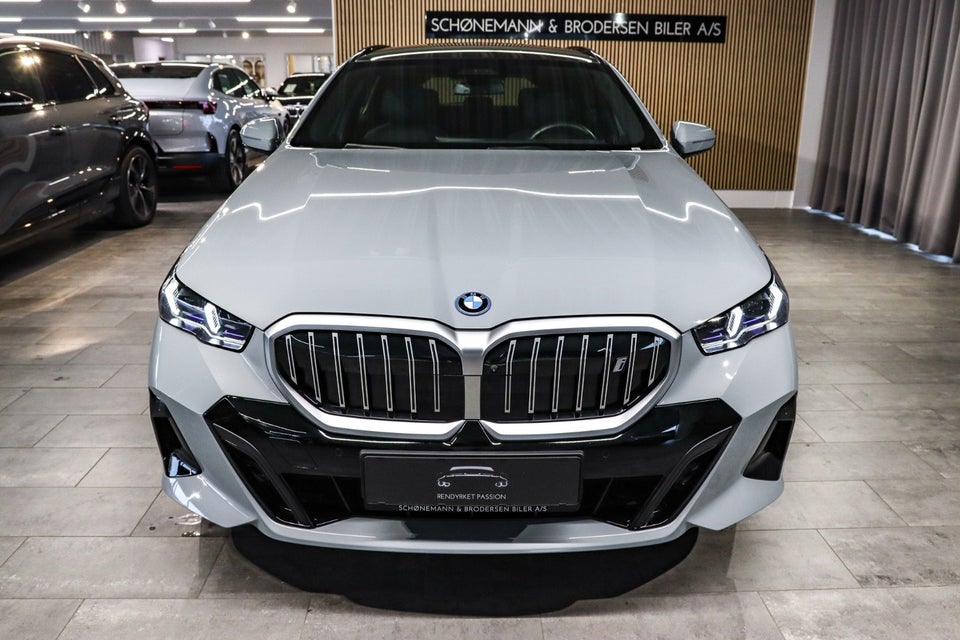 BMW i5 eDrive40 Touring Fully Charged 5d