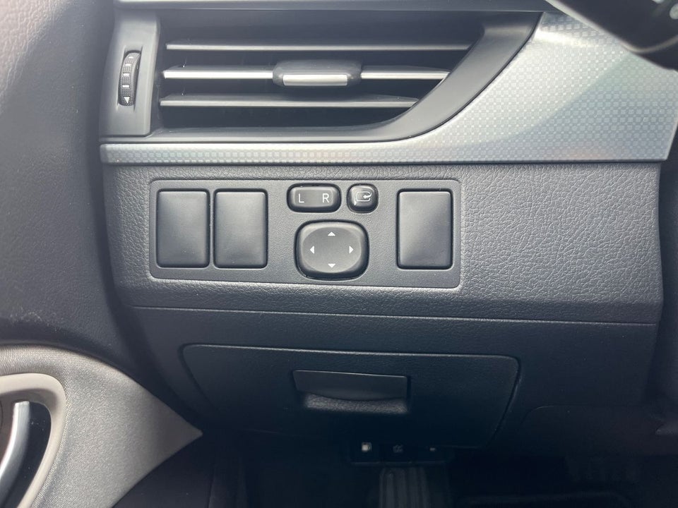 Toyota Avensis 1,8 VVT-i T2 Premium Touring Sports MDS 5d