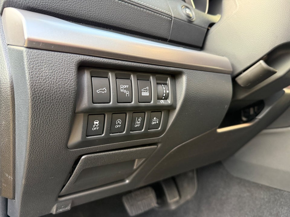 Subaru Outback 2,5 Summit CVT 5d