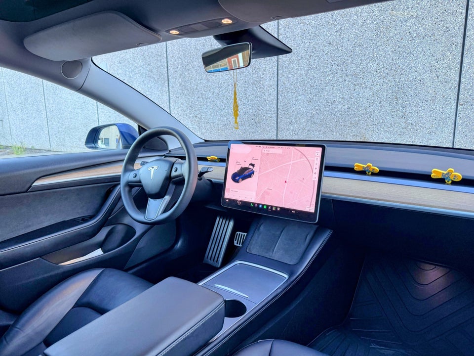 Tesla Model 3 Long Range AWD 4d