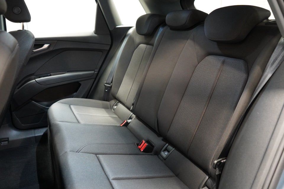 Audi Q4 e-tron 35 Attraction 5d