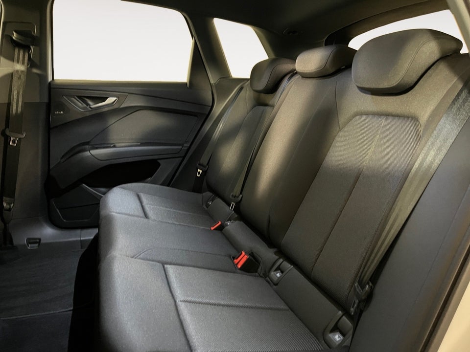 Audi Q4 e-tron 45 Progress 5d