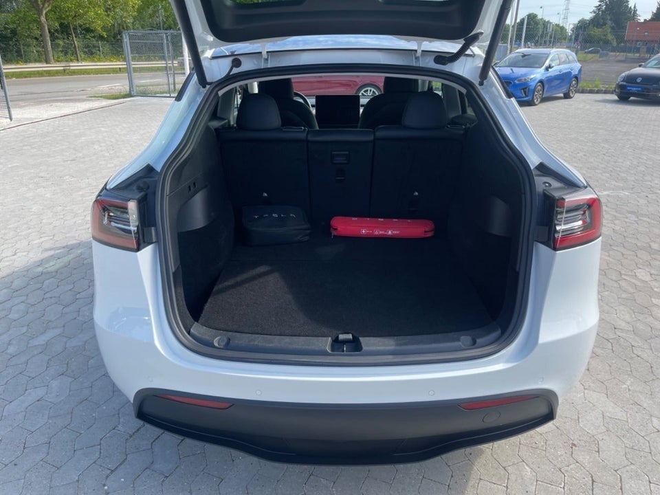 Tesla Model Y Long Range AWD 5d