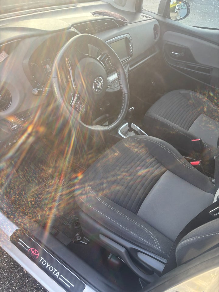 Toyota Yaris 1,5 Hybrid H1 e-CVT 5d