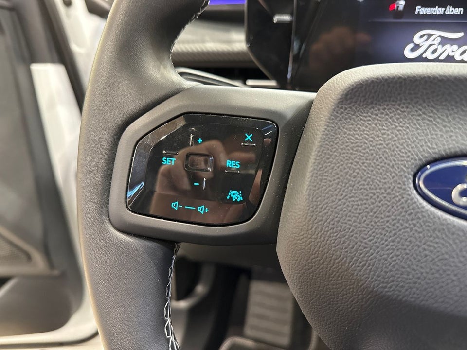 Ford Capri 82 Premium Extended Range 5d