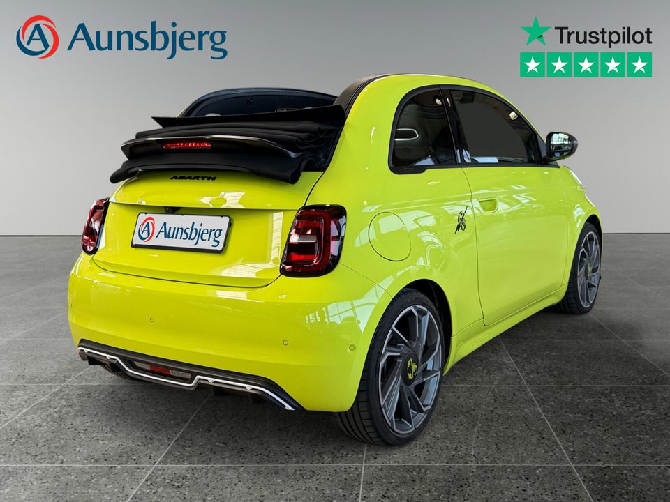 Abarth 500e Scorpionissima Cabrio 2d