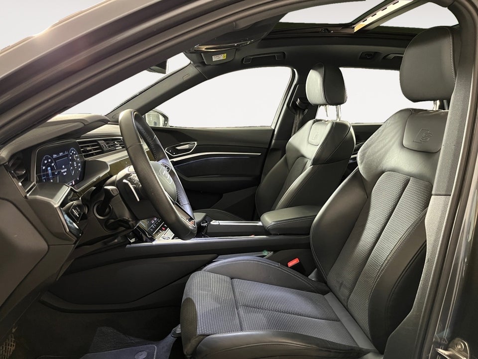 Audi e-tron 55 S-line quattro 5d