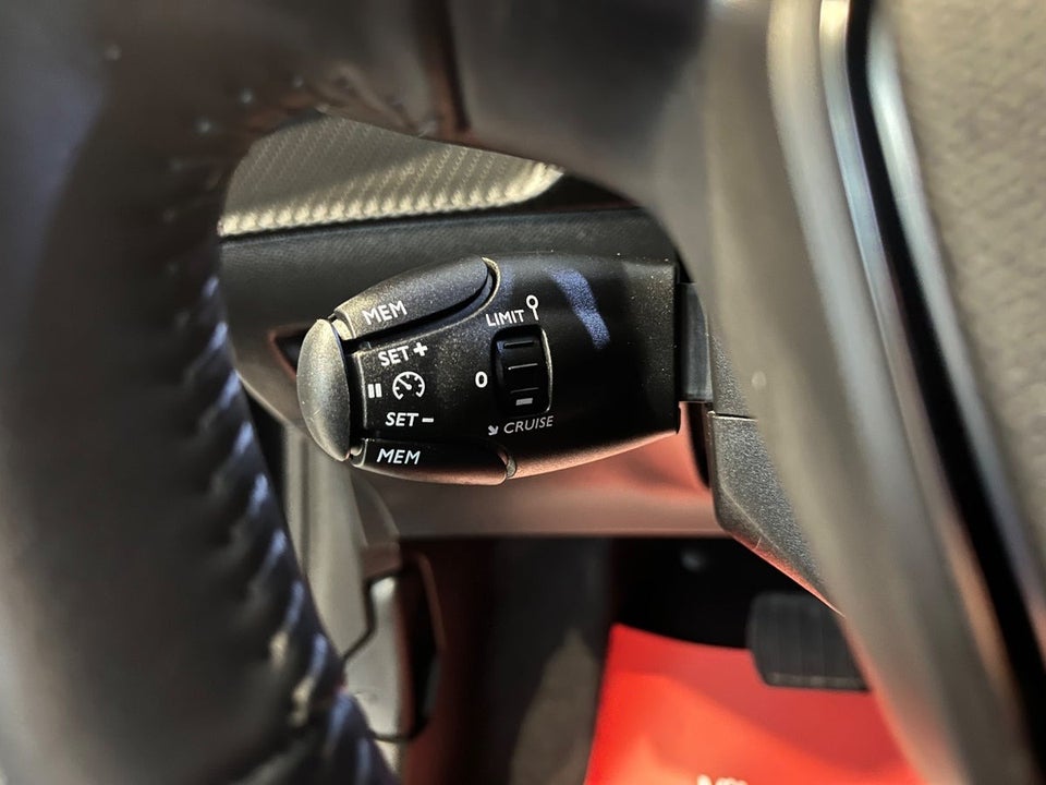 Peugeot e-208 50 Style 5d