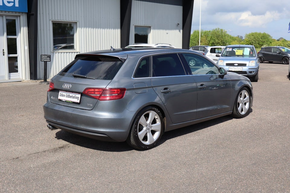 Audi A3 1,4 TFSi 125 Attraction Sportback 5d
